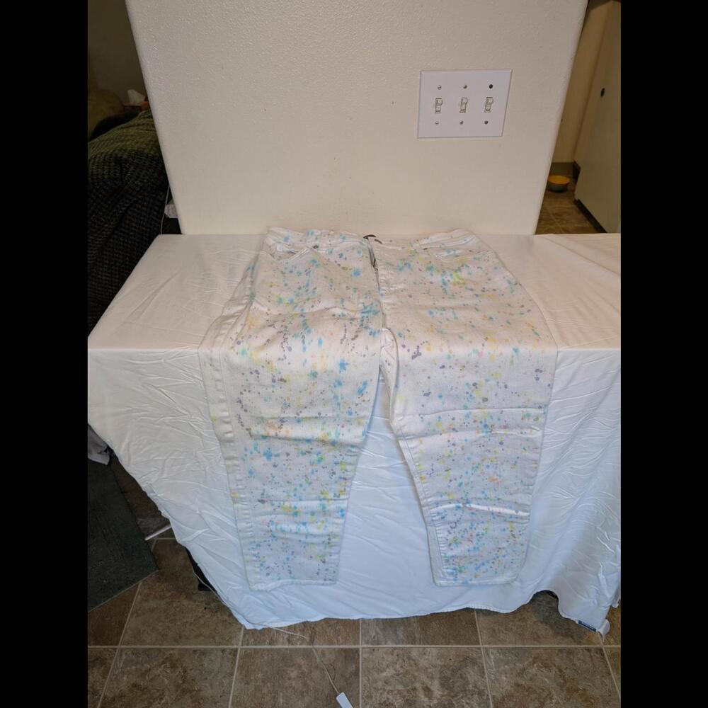 EUC Gloria Vanderbilt Amanda Style White Tie-Dye Jeans - Size 16